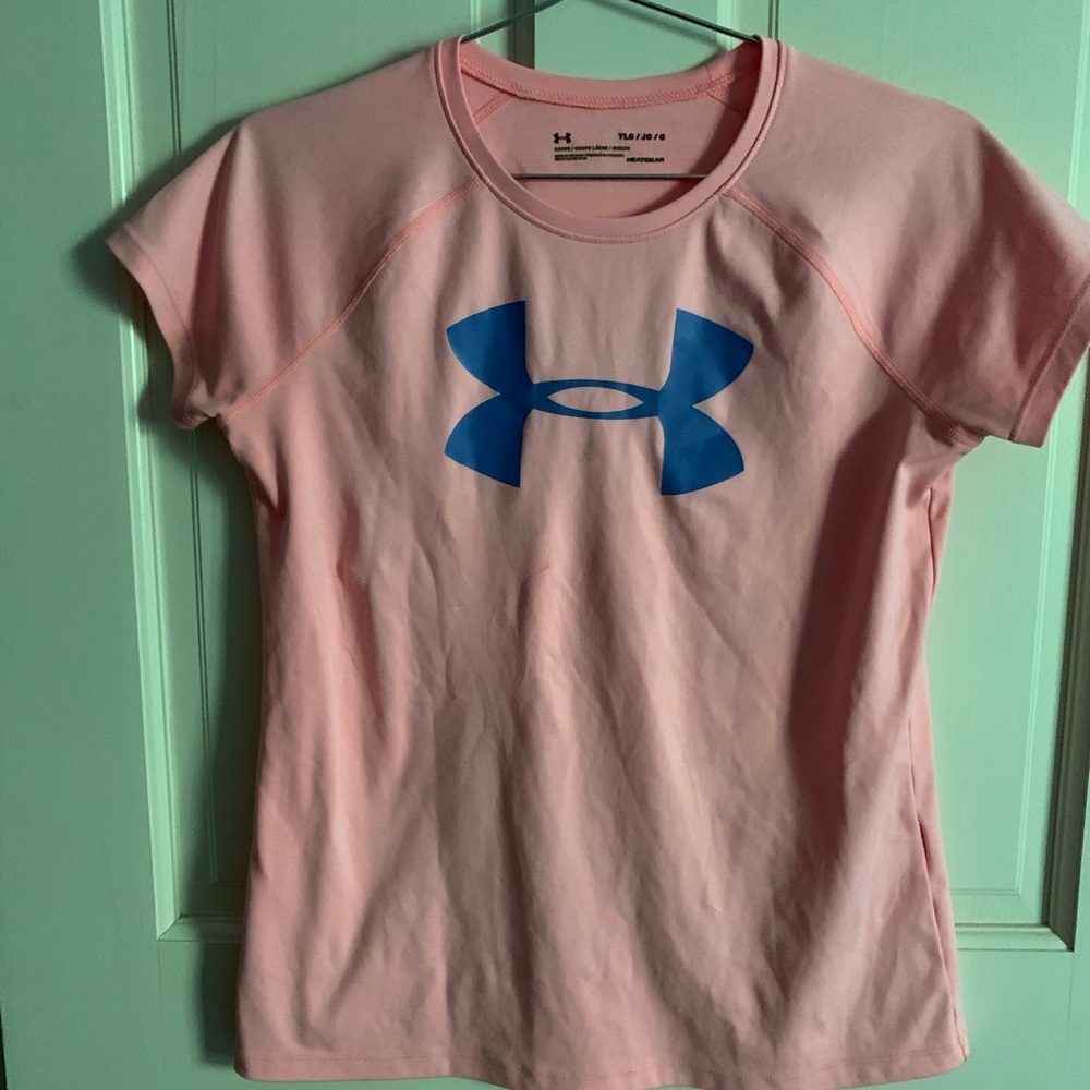 under armour big logo short sleeve!